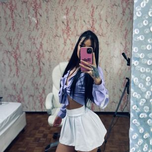 Model - Coral Jones blowjob