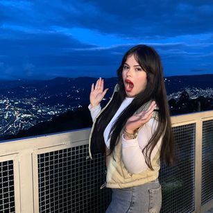 Model - Alahia colombiana