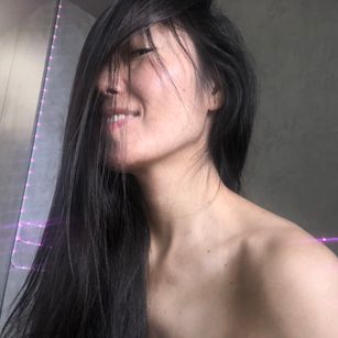 Model - Alika hairy