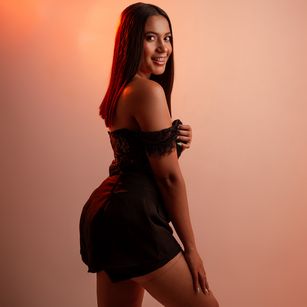 Model - EnyelBrown fetish