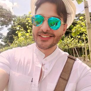 Model - Ethan Hale SuckDildo