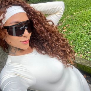 Model - EllaRose pussy