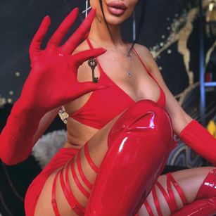 Model - MissMoniqueSpell findom