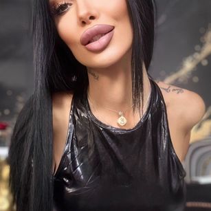 Model - MissMoniqueSpell paypig