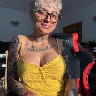 Model - Adelle Russo femdom