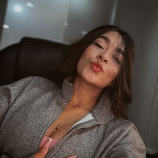 Model - Lexxiee Haze shaved