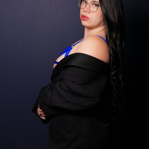 Model - Gabriella slave