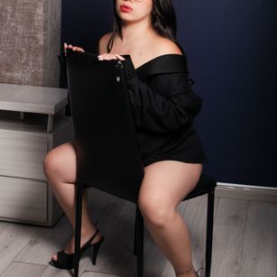 Model - Gabriella feet