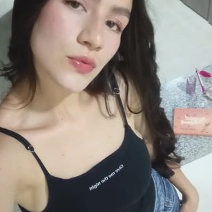 Model - LiaMoretti girl