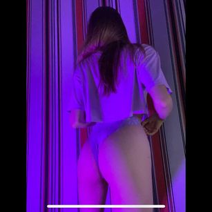 Model - LoveyDovey ass