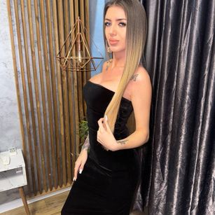 Model - StacyLush heels