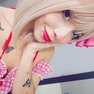 Model - KatteBurton sexo