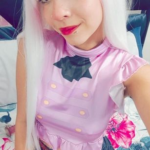 Model - KatteBurton vaginal