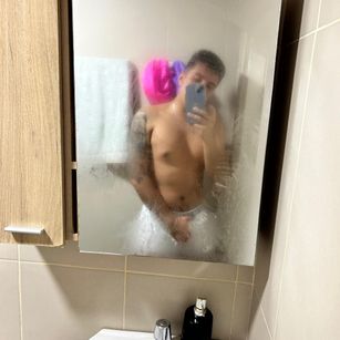 Model - Camilo Latin