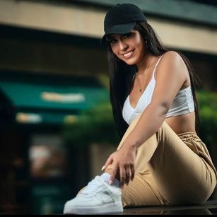 Model - Laramoon deepthroat