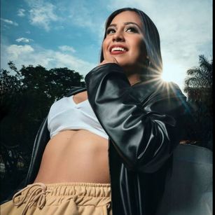 Model - Laramoon blowjob