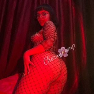 Model - Cherry Pomp young