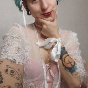 Model - LanaWi masturbation