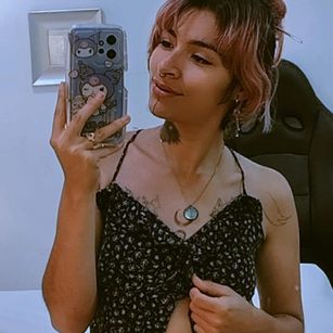 Model - CharlotteThomson doggy