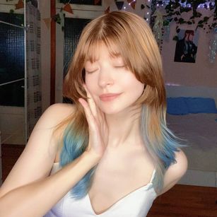 Model - SharkSaya sexy