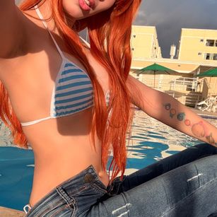 Model - Jade Crazy latina