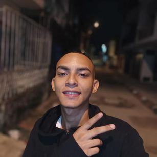 Model - BRADLEY bdsm