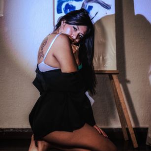 Model - Zoe Ferrer teen