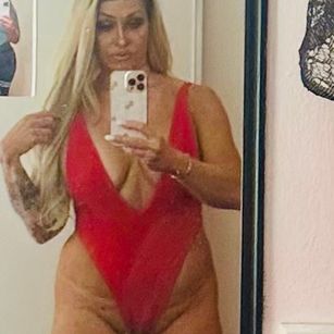 Model - Samanthas playpen sexy