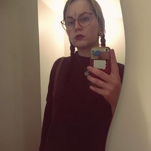 Model - VivianDoll glasses