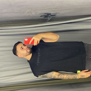 Model - Valentino curioso