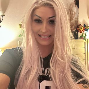 Model - Samanthas playpen pretty