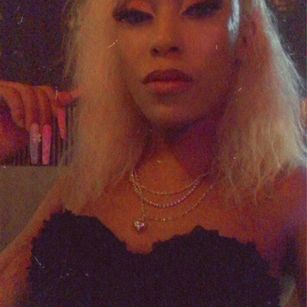 Model - SassyKylie HairyBbc