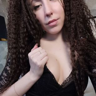 Model - Ashley heels