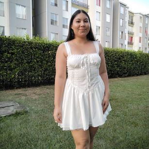 Model - blumbum latina