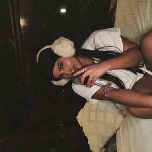 Model - Valery D. brunette