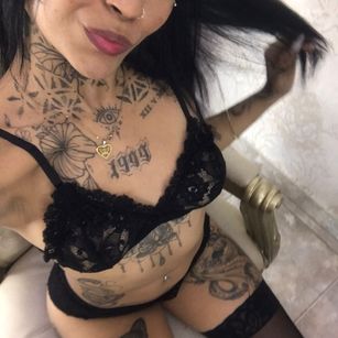 Model - EmilieLake BDSM