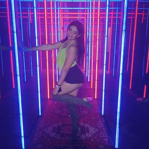 Model - Zoe Ferrer squirt