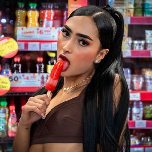 Model - Elisa Peters masturbation