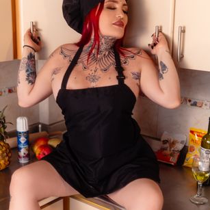 Model - AmaranthaVelmet milf