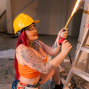 Model - AmaranthaVelmet latina