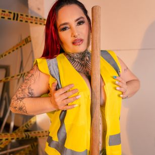 Model - AmaranthaVelmet bigass