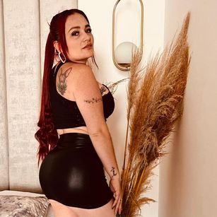 Model - AmaranthaVelmet milf