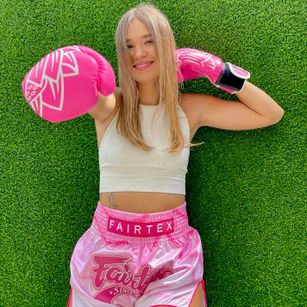 Model - AlexiaCoy_ natural