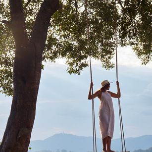 Model - AlexiaCoy_ natural