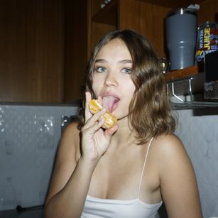 Model - AlexiaCoy_ feet