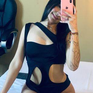 Model - Violet Blaze squirt