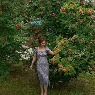 Model - AnnieHeels armpits