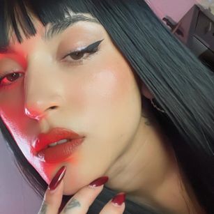 Model - Cleo denil squirt