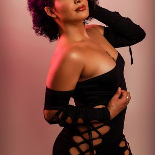 Model - ScarletWhite femdom