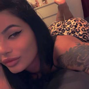 Model - MidnightEve bigass